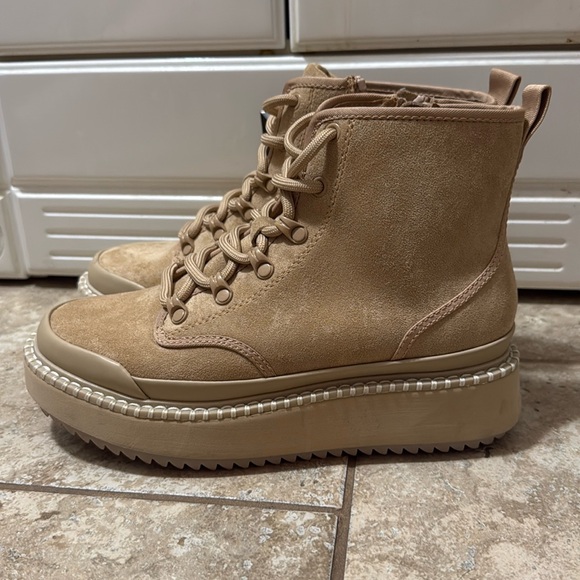 Universal Thread Shoes - Universal Thread Women’s Suede Lace-Up Boots - Size 7.5